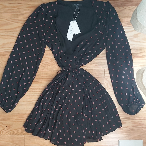 Ever New Pleated Wrap Dress - Picture 4 of 10